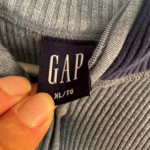 Gap quarter zip sweater - Picture 2 of 3